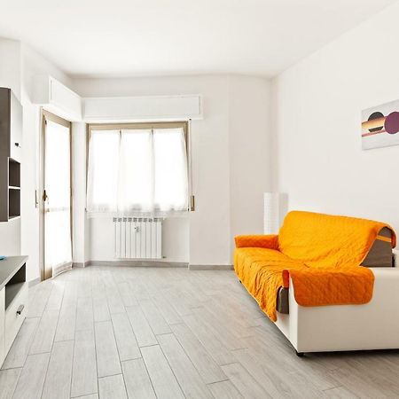 Renewed Balcony Flat With Green Garden Milano Dış mekan fotoğraf